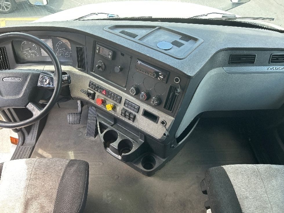 Sleeper Tractor-Heavy Duty Tractors-Freightliner-2020-T12664ST-Sparks-NV-713,319\n\t\tmiles-$ 53,000 - Image 12