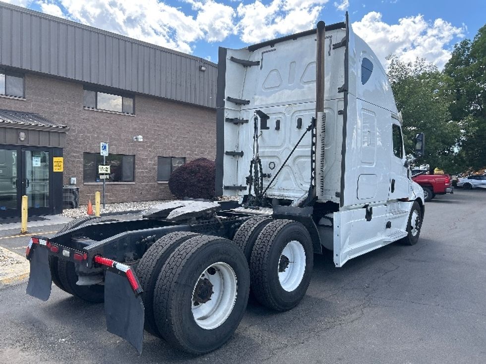Sleeper Tractor-Heavy Duty Tractors-Freightliner-2020-T12664ST-Sparks-NV-713,319\n\t\tmiles-$ 53,000 - Image 7