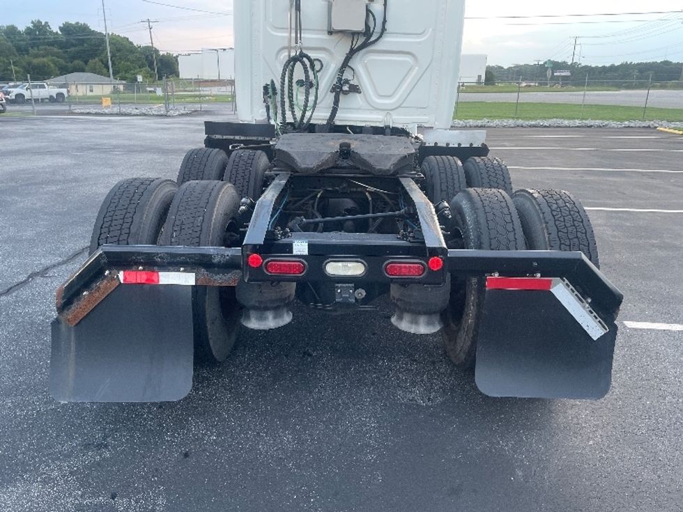 Sleeper Tractor-Heavy Duty Tractors-Freightliner-2020-T12664ST-Spartanburg-SC-292,741\n\t\tmiles-$ 77,750 - Image 6