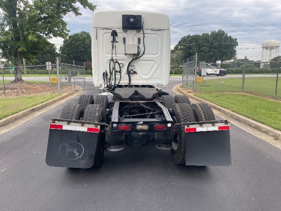 Sleeper Tractor-Heavy Duty Tractors-Freightliner-2020-T12664ST-Spartanburg-SC-372,776\n\t\tmiles-$ 73,000 - Image 6