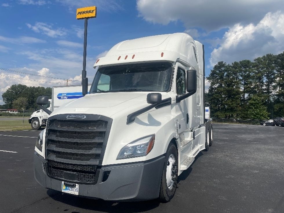 Sleeper Tractor-Heavy Duty Tractors-Freightliner-2020-T12664ST-Spartanburg-SC-524,730\n\t\tmiles-$ 62,750 - Image 3