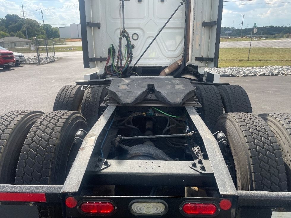 Sleeper Tractor-Heavy Duty Tractors-Freightliner-2020-T12664ST-Spartanburg-SC-524,730\n\t\tmiles-$ 62,750 - Image 6