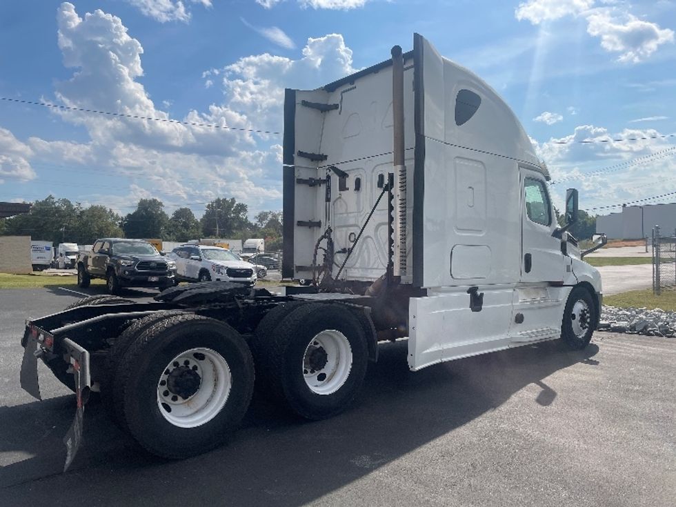 Sleeper Tractor-Heavy Duty Tractors-Freightliner-2020-T12664ST-Spartanburg-SC-524,730\n\t\tmiles-$ 62,750 - Image 7