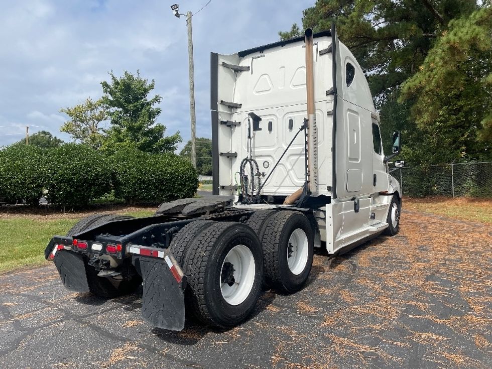 Sleeper Tractor-Heavy Duty Tractors-Freightliner-2020-T12664ST-Spartanburg-SC-591,288\n\t\tmiles-$ 57,000 - Image 7