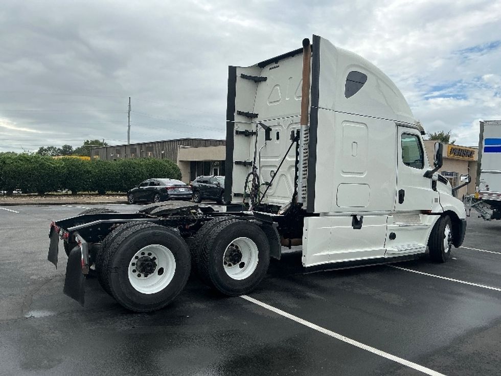 Sleeper Tractor-Heavy Duty Tractors-Freightliner-2020-T12664ST-Spartanburg-SC-603,975\n\t\tmiles-$ 55,000 - Image 7