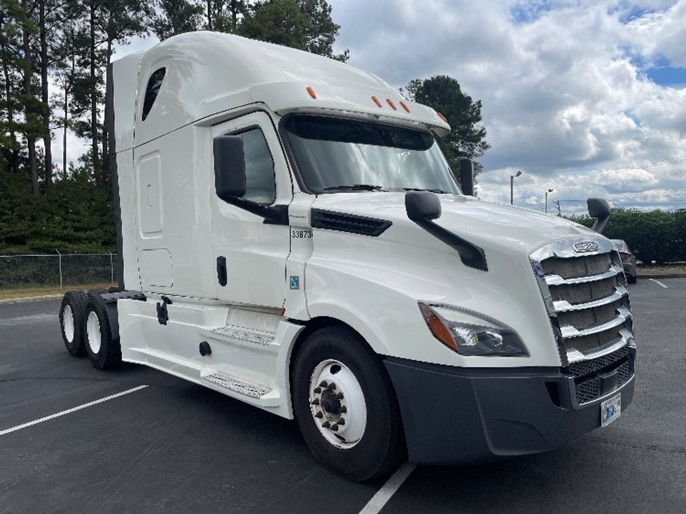 Sleeper Tractor-Heavy Duty Tractors-Freightliner-2020-T12664ST-Spartanburg-SC-628,124\n\t\tmiles-$ 54,250 - Image 1