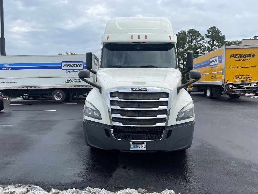 Sleeper Tractor-Heavy Duty Tractors-Freightliner-2020-T12664ST-Spartanburg-SC-629,638\n\t\tmiles-$ 54,000 - Image 2