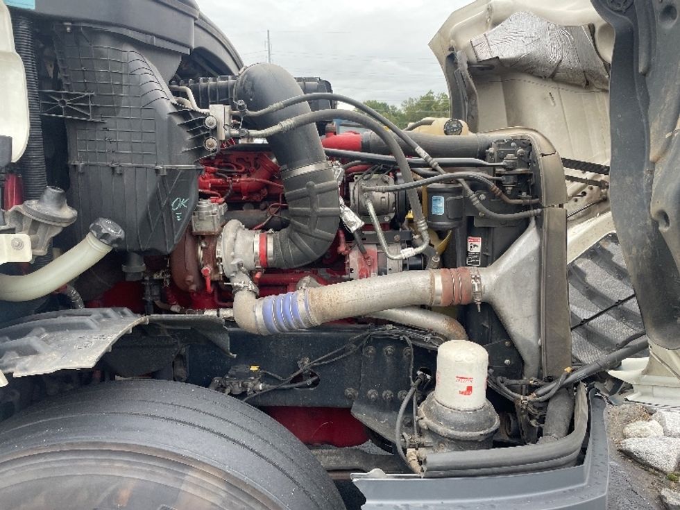 Sleeper Tractor-Heavy Duty Tractors-Freightliner-2020-T12664ST-Spartanburg-SC-629,638\n\t\tmiles-$ 54,000 - Image 20