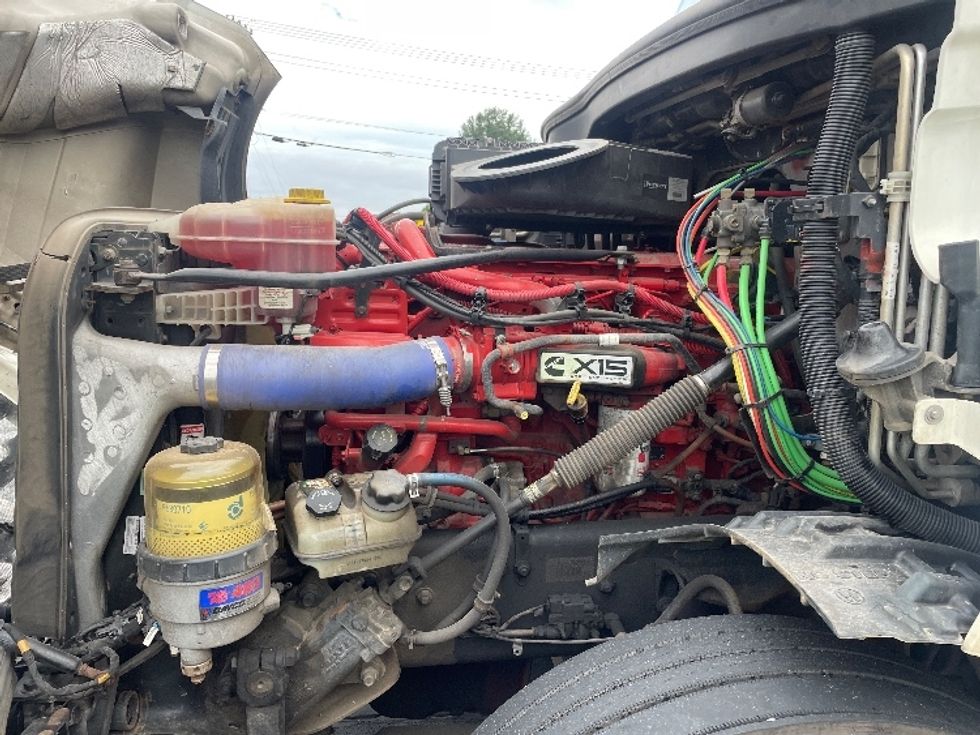 Sleeper Tractor-Heavy Duty Tractors-Freightliner-2020-T12664ST-Spartanburg-SC-629,638\n\t\tmiles-$ 54,000 - Image 21