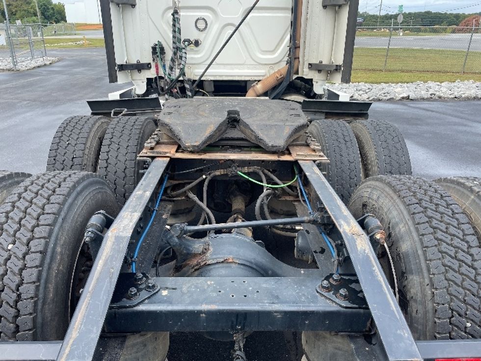 Sleeper Tractor-Heavy Duty Tractors-Freightliner-2020-T12664ST-Spartanburg-SC-629,638\n\t\tmiles-$ 54,000 - Image 6
