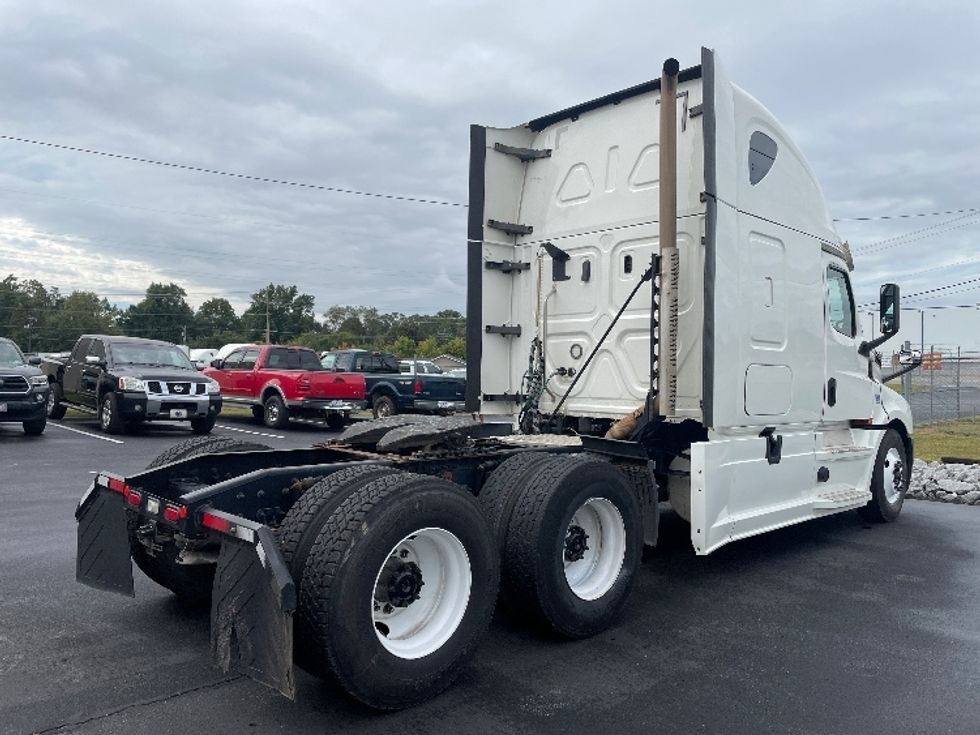 Sleeper Tractor-Heavy Duty Tractors-Freightliner-2020-T12664ST-Spartanburg-SC-629,638\n\t\tmiles-$ 54,000 - Image 7