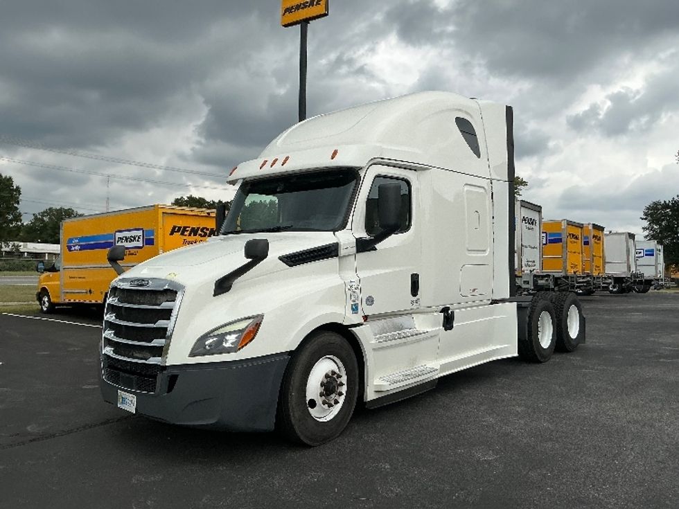 Sleeper Tractor-Heavy Duty Tractors-Freightliner-2020-T12664ST-Spartanburg-SC-652,986\n\t\tmiles-$ 52,250 - Image 3