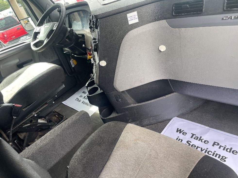 Sleeper Tractor-Heavy Duty Tractors-Freightliner-2020-T12664ST-Spartanburg-SC-664,605\n\t\tmiles-$ 51,500 - Image 15