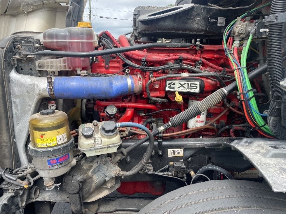 Sleeper Tractor-Heavy Duty Tractors-Freightliner-2020-T12664ST-Spartanburg-SC-664,605\n\t\tmiles-$ 51,500 - Image 21