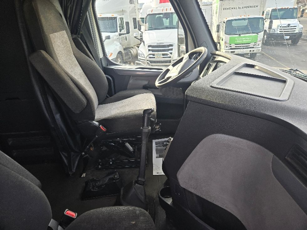 Sleeper Tractor-Heavy Duty Tractors-Freightliner-2020-T12664ST-Spokane Valley-WA-510,150\n\t\tmiles-$ 58,000 - Image 15