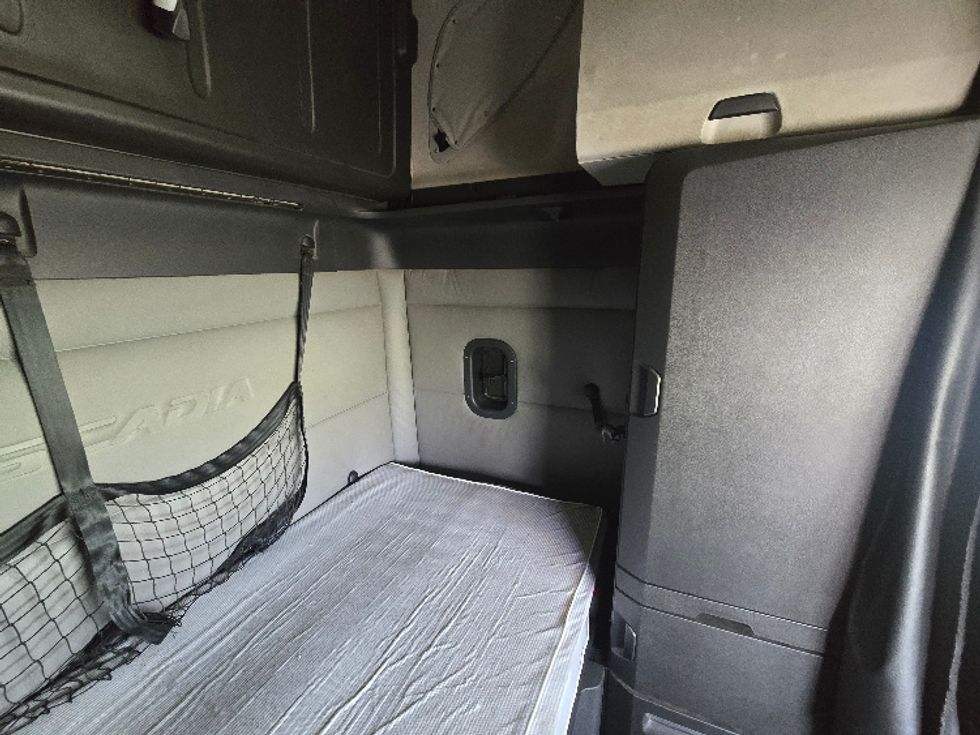 Sleeper Tractor-Heavy Duty Tractors-Freightliner-2020-T12664ST-Spokane Valley-WA-510,150\n\t\tmiles-$ 58,000 - Image 18