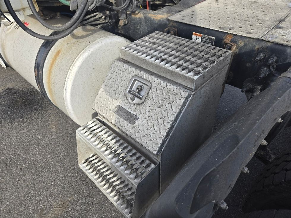 Sleeper Tractor-Heavy Duty Tractors-Freightliner-2020-T12664ST-Spokane Valley-WA-510,150\n\t\tmiles-$ 58,000 - Image 22