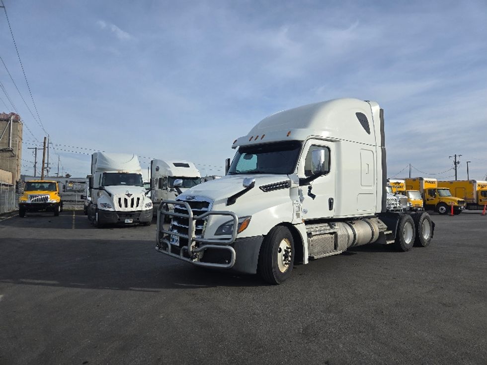 Sleeper Tractor-Heavy Duty Tractors-Freightliner-2020-T12664ST-Spokane Valley-WA-510,150\n\t\tmiles-$ 58,000 - Image 3