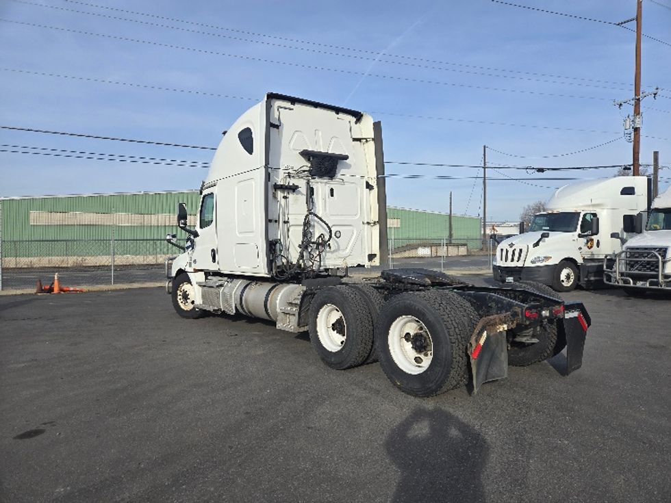 Sleeper Tractor-Heavy Duty Tractors-Freightliner-2020-T12664ST-Spokane Valley-WA-510,150\n\t\tmiles-$ 58,000 - Image 5