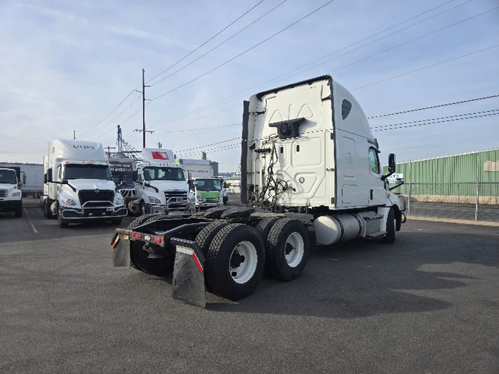 Sleeper Tractor-Heavy Duty Tractors-Freightliner-2020-T12664ST-Spokane Valley-WA-510,150\n\t\tmiles-$ 58,000 - Image 7