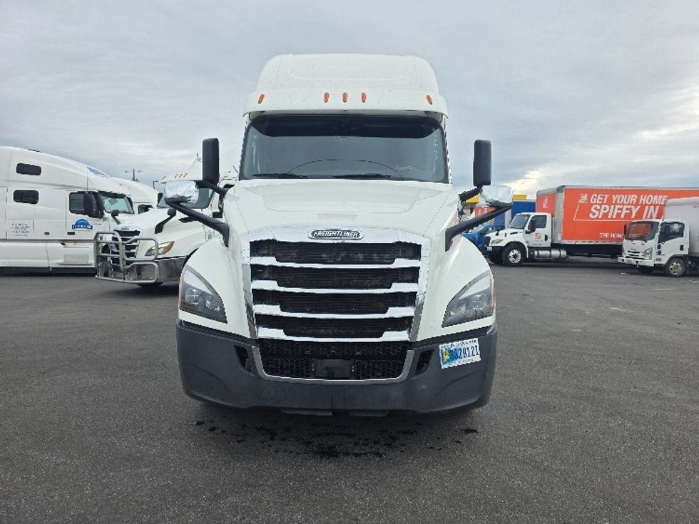 Sleeper Tractor-Heavy Duty Tractors-Freightliner-2020-T12664ST-Spokane Valley-WA-622,623\n\t\tmiles-$ 54,500 - Image 2