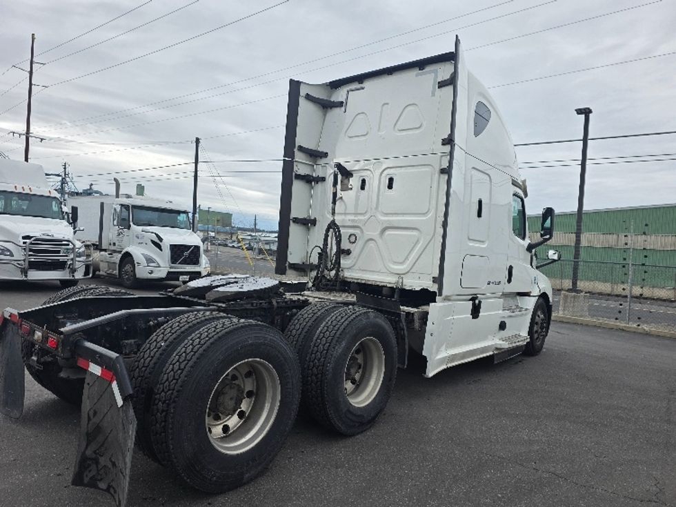 Sleeper Tractor-Heavy Duty Tractors-Freightliner-2020-T12664ST-Spokane Valley-WA-622,623\n\t\tmiles-$ 54,500 - Image 7