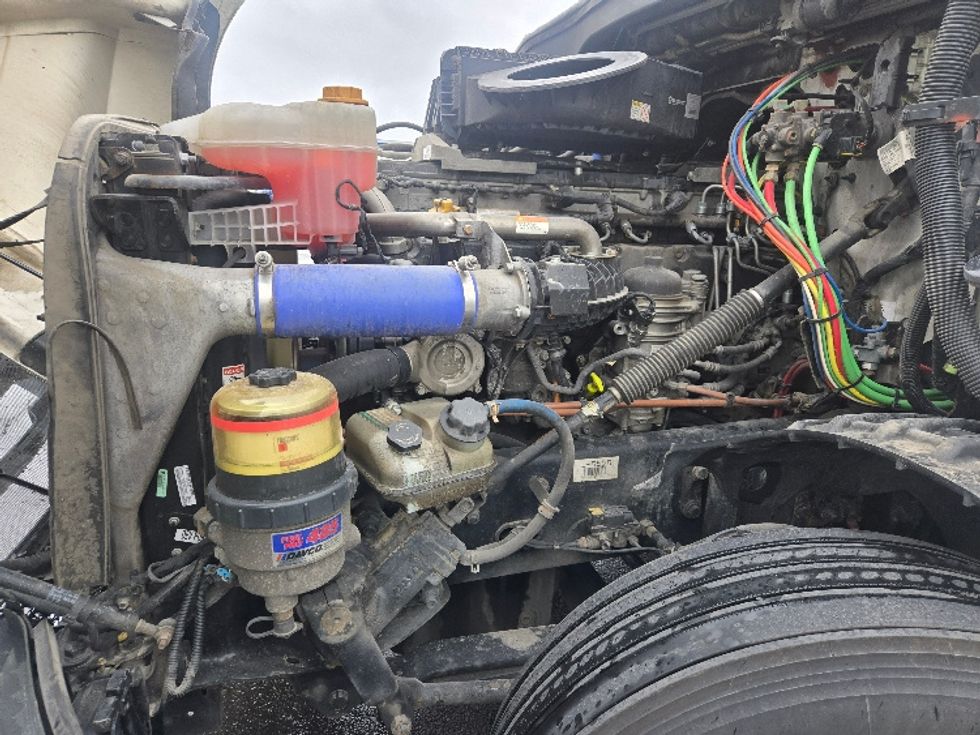 Sleeper Tractor-Heavy Duty Tractors-Freightliner-2020-T12664ST-Spokane Valley-WA-687,388\n\t\tmiles-$ 45,750 - Image 21