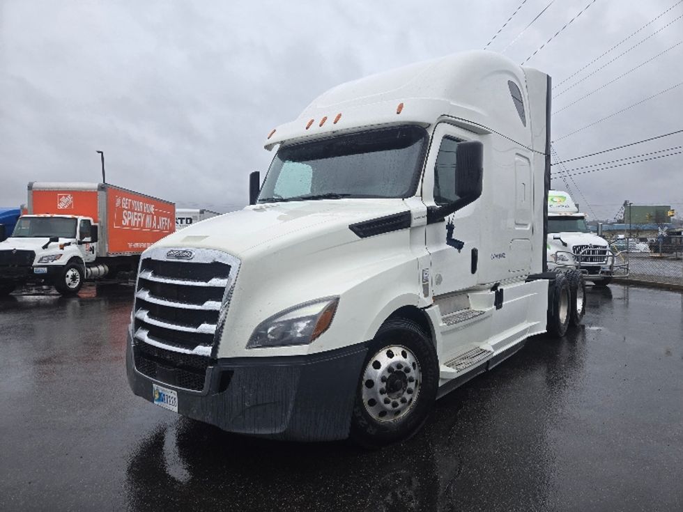 Sleeper Tractor-Heavy Duty Tractors-Freightliner-2020-T12664ST-Spokane Valley-WA-687,388\n\t\tmiles-$ 45,750 - Image 3