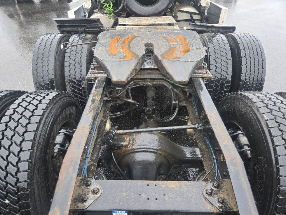 Sleeper Tractor-Heavy Duty Tractors-Freightliner-2020-T12664ST-Spokane Valley-WA-687,388\n\t\tmiles-$ 45,750 - Image 6