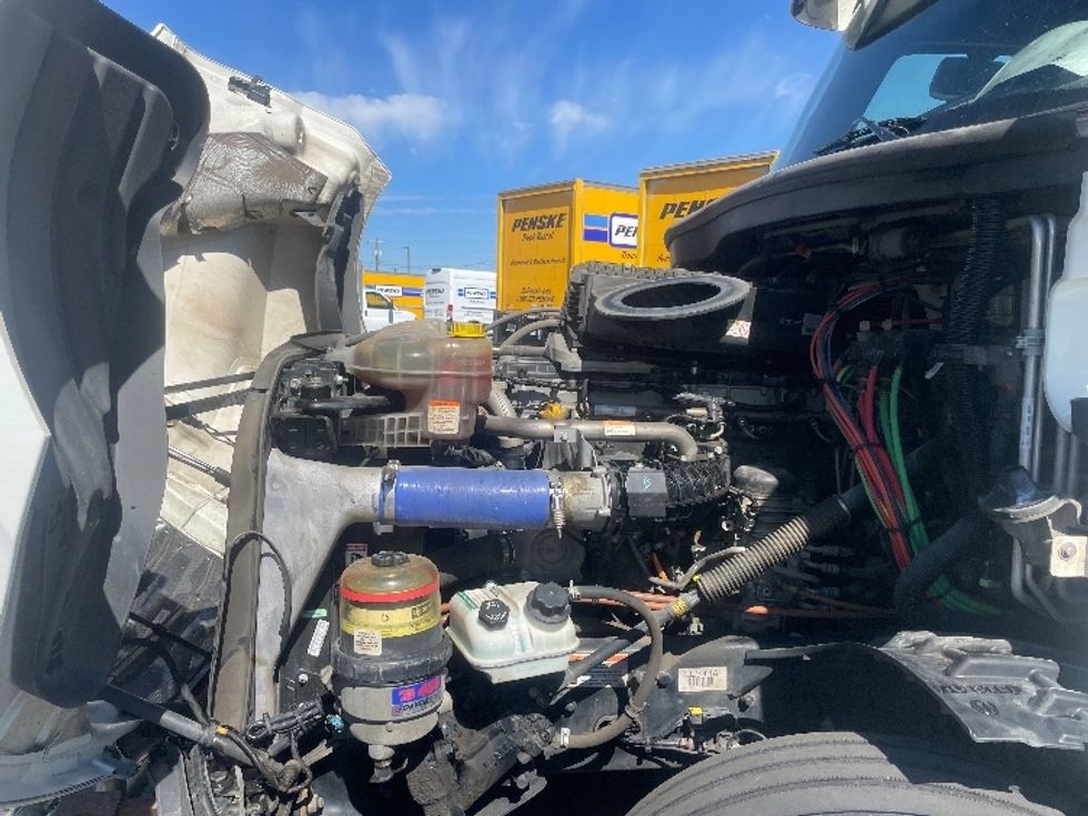 Sleeper Tractor-Heavy Duty Tractors-Freightliner-2020-T12664ST-Spokane Valley-WA-692,729\n\t\tmiles-$ 49,500 - Image 20