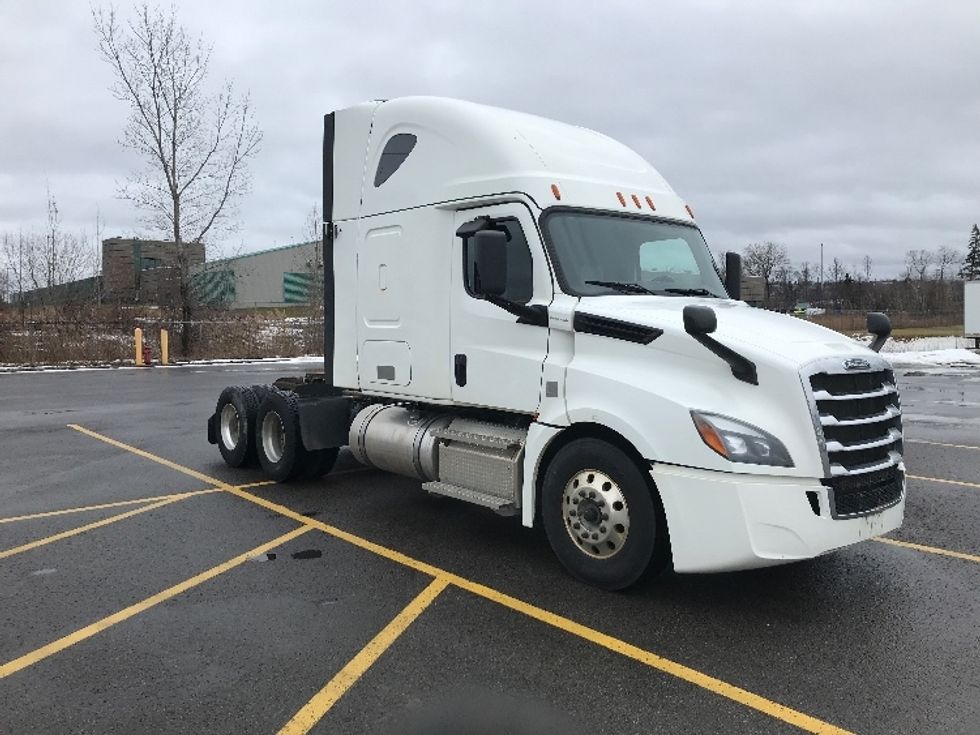 Sleeper Tractor-Heavy Duty Tractors-Freightliner-2020-T12664ST-Ste-Foy-PQ-834,577\n\t\tkm-$ 76,250 - Image 1
