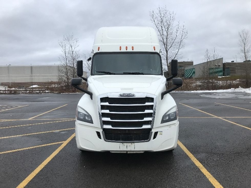 Sleeper Tractor-Heavy Duty Tractors-Freightliner-2020-T12664ST-Ste-Foy-PQ-834,577\n\t\tkm-$ 76,250 - Image 2