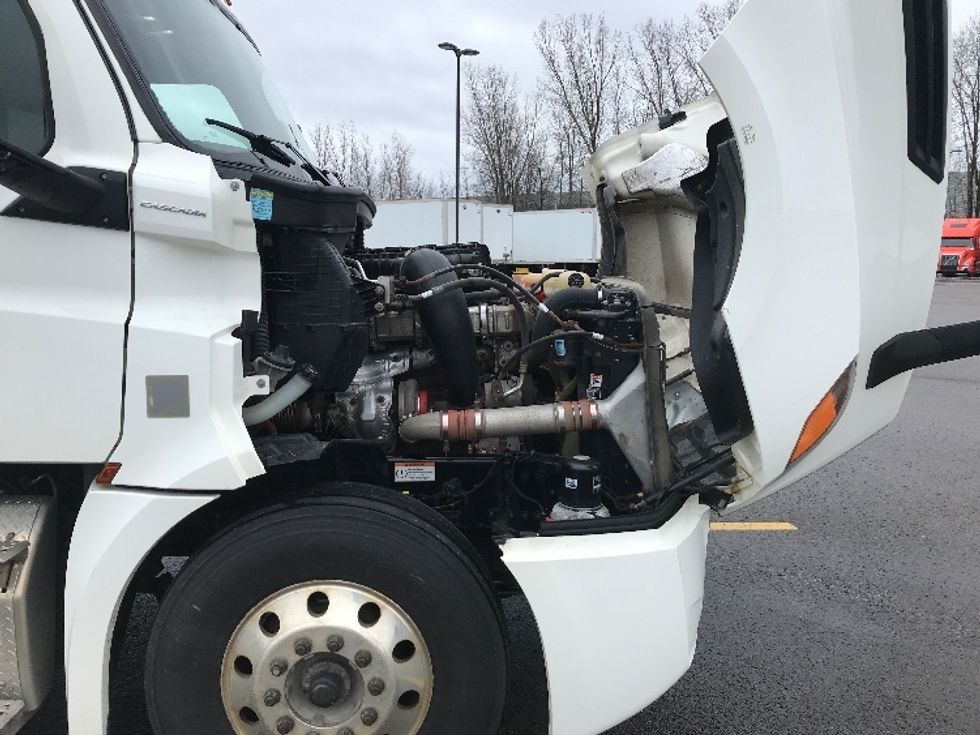 Sleeper Tractor-Heavy Duty Tractors-Freightliner-2020-T12664ST-Ste-Foy-PQ-834,577\n\t\tkm-$ 76,250 - Image 20
