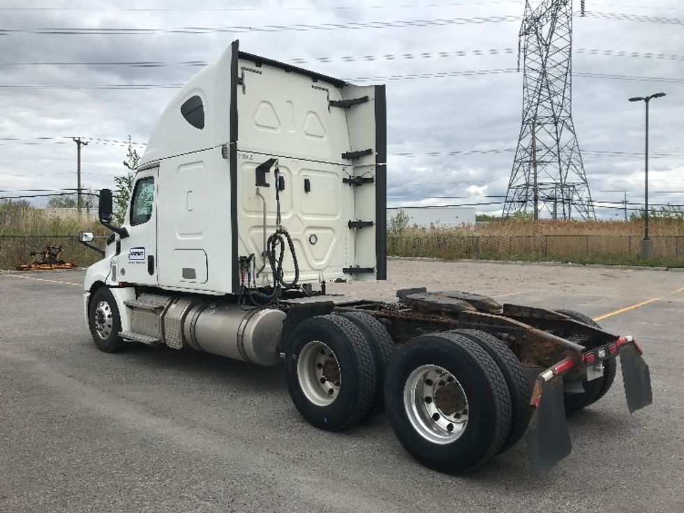 Sleeper Tractor-Heavy Duty Tractors-Freightliner-2020-T12664ST-Ste-Foy-PQ-834,577\n\t\tkm-$ 76,250 - Image 5