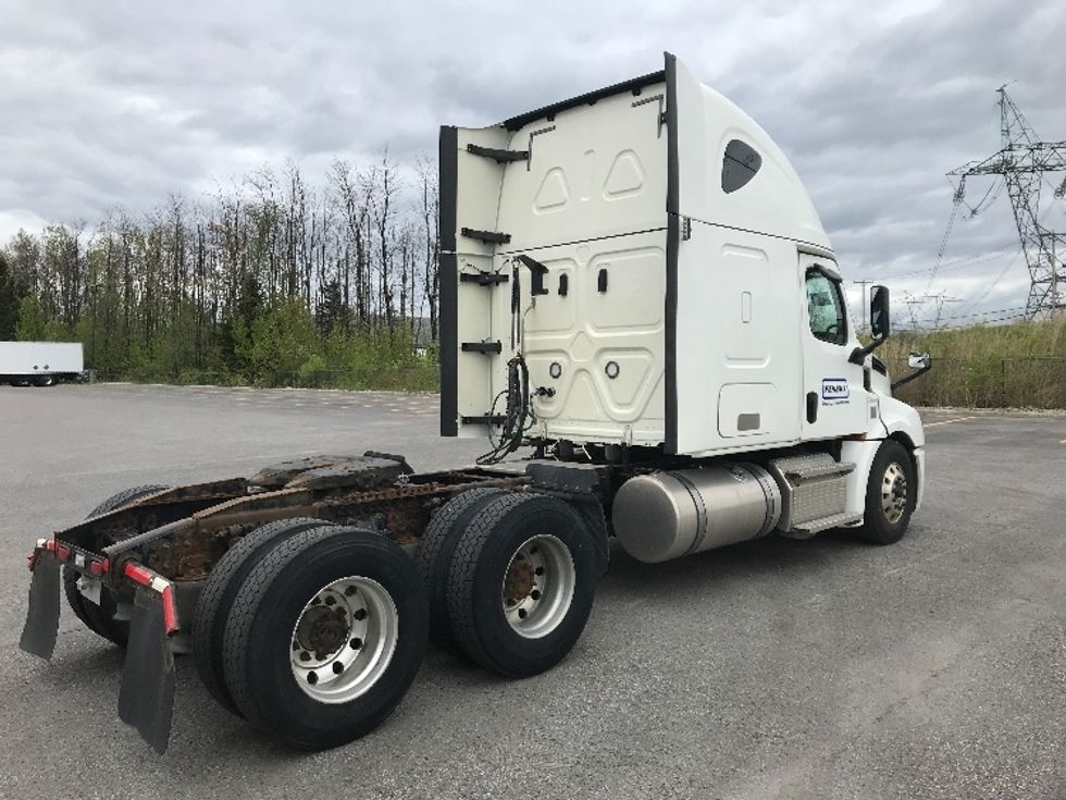 Sleeper Tractor-Heavy Duty Tractors-Freightliner-2020-T12664ST-Ste-Foy-PQ-834,577\n\t\tkm-$ 76,250 - Image 7