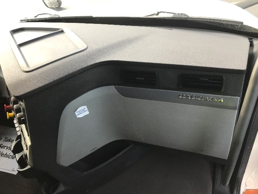 Sleeper Tractor-Heavy Duty Tractors-Freightliner-2020-T12664ST-Ste-Foy-PQ-924,147\n\t\tkm-$ 70,250 - Image 14