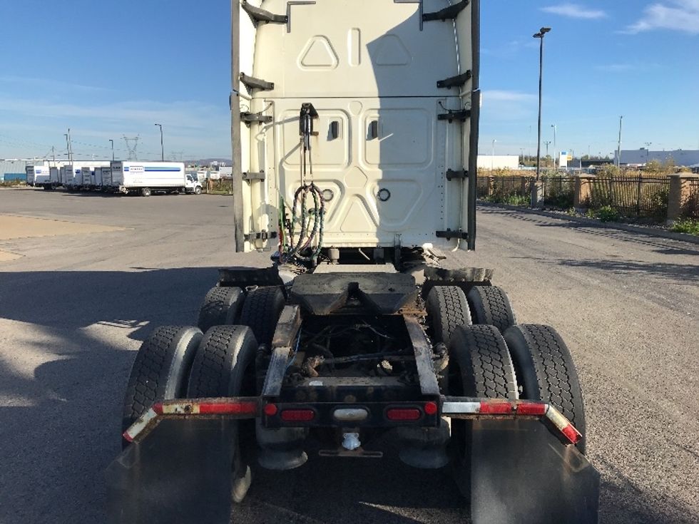 Sleeper Tractor-Heavy Duty Tractors-Freightliner-2020-T12664ST-Ste-Foy-PQ-929,166\n\t\tkm-$ 71,500 - Image 6