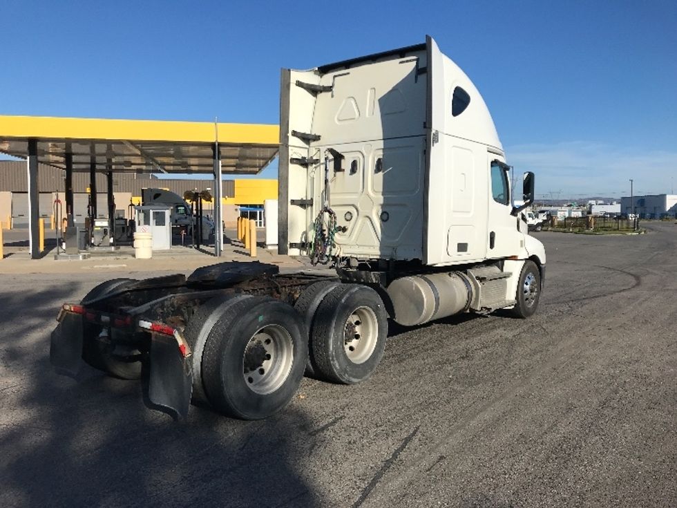 Sleeper Tractor-Heavy Duty Tractors-Freightliner-2020-T12664ST-Ste-Foy-PQ-929,166\n\t\tkm-$ 71,500 - Image 7