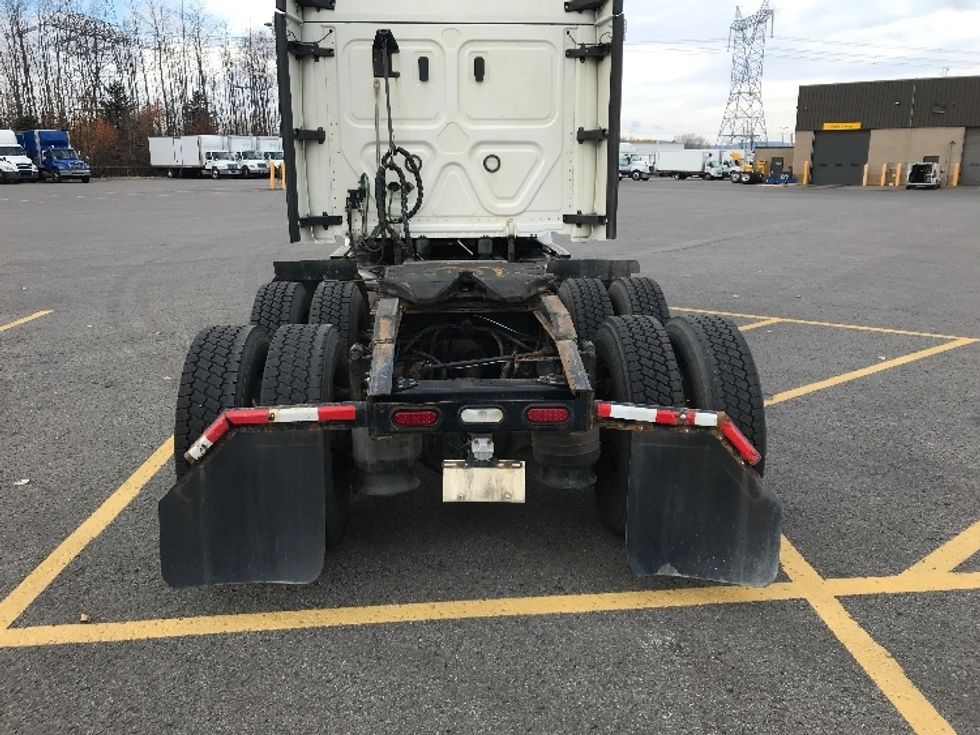 Sleeper Tractor-Heavy Duty Tractors-Freightliner-2020-T12664ST-Ste-Foy-PQ-944,636\n\t\tkm-$ 69,750 - Image 6