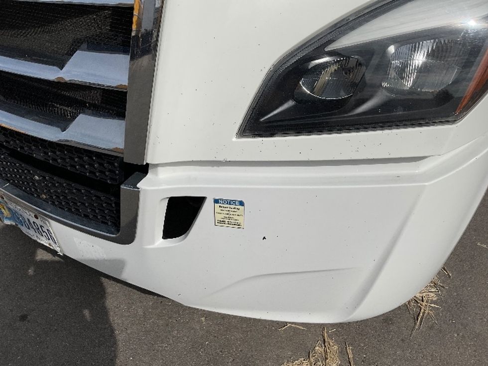 Sleeper Tractor-Heavy Duty Tractors-Freightliner-2020-T12664ST-Stockton-CA-582,890\n\t\tmiles-$ 55,500 - Image 22