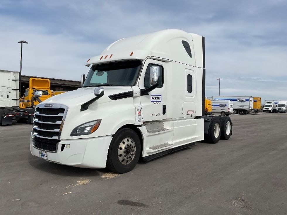 Sleeper Tractor-Heavy Duty Tractors-Freightliner-2020-T12664ST-Stockton-CA-582,890\n\t\tmiles-$ 55,500 - Image 3
