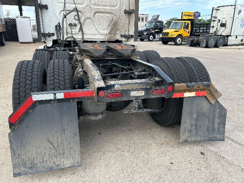 Sleeper Tractor-Heavy Duty Tractors-Freightliner-2020-T12664ST-Sturtevant-WI-579,580\n\t\tmiles-$ 54,750 - Image 21