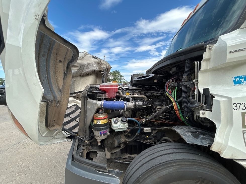 Sleeper Tractor-Heavy Duty Tractors-Freightliner-2020-T12664ST-Sturtevant-WI-579,580\n\t\tmiles-$ 54,750 - Image 9