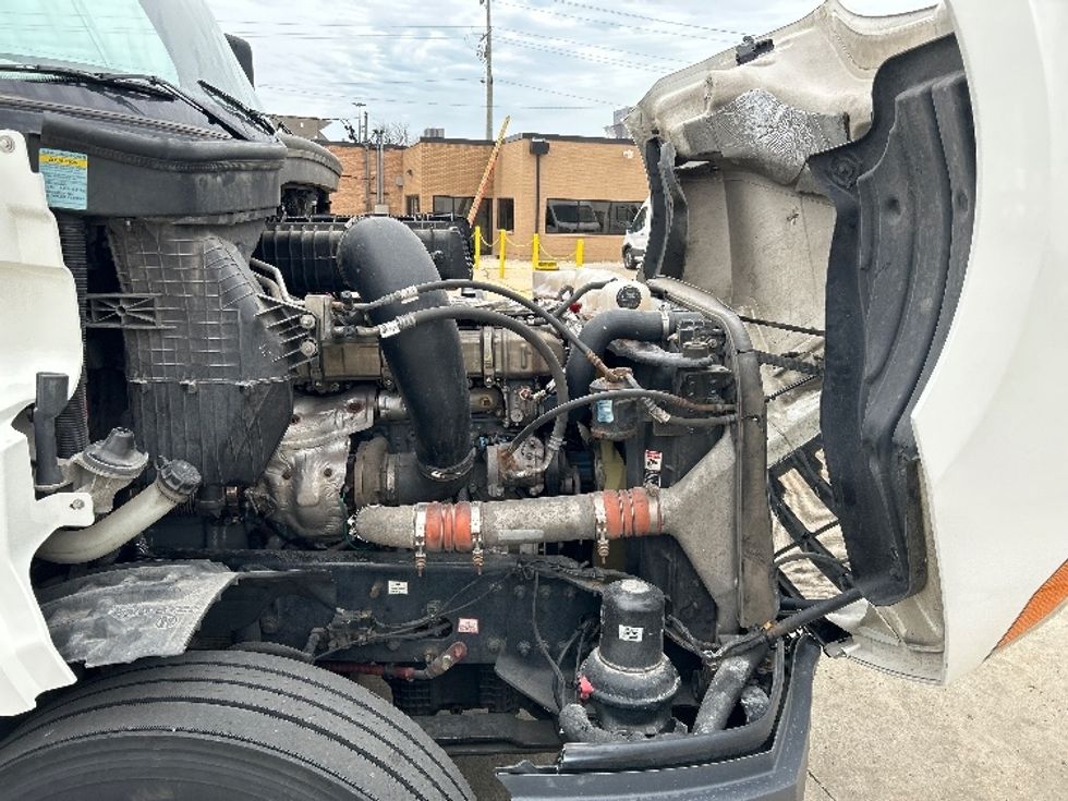 Sleeper Tractor-Heavy Duty Tractors-Freightliner-2020-T12664ST-Sturtevant-WI-672,477\n\t\tmiles-$ 48,500 - Image 20