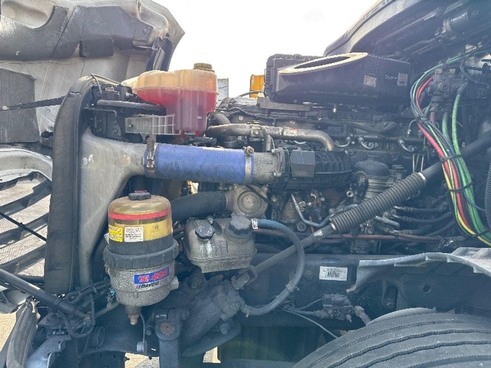 Sleeper Tractor-Heavy Duty Tractors-Freightliner-2020-T12664ST-Sturtevant-WI-683,171\n\t\tmiles-$ 46,750 - Image 20