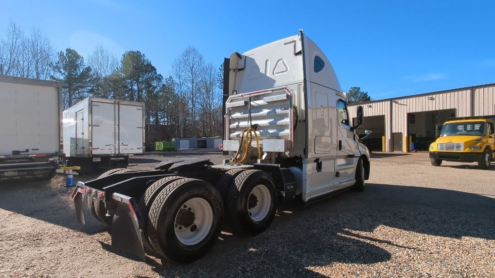 Sleeper Tractor-Heavy Duty Tractors-Freightliner-2020-T12664ST-Suwanee-GA-274,492\n\t\tmiles-$ 70,000 - Image 7