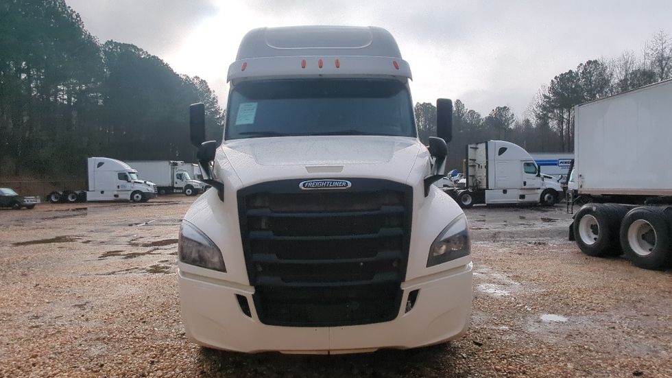 Sleeper Tractor-Heavy Duty Tractors-Freightliner-2020-T12664ST-Suwanee-GA-318,855\n\t\tmiles-$ 78,750 - Image 2