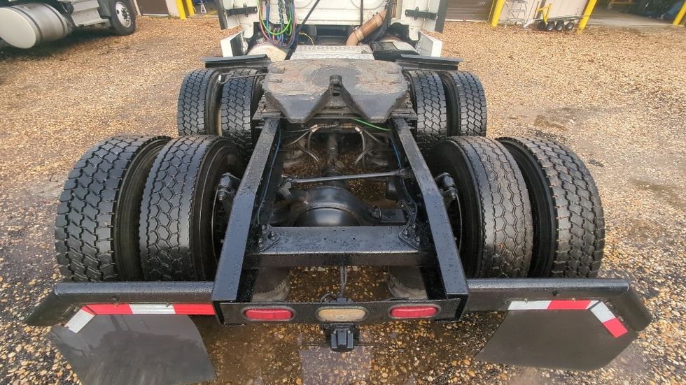 Sleeper Tractor-Heavy Duty Tractors-Freightliner-2020-T12664ST-Suwanee-GA-318,855\n\t\tmiles-$ 78,750 - Image 6