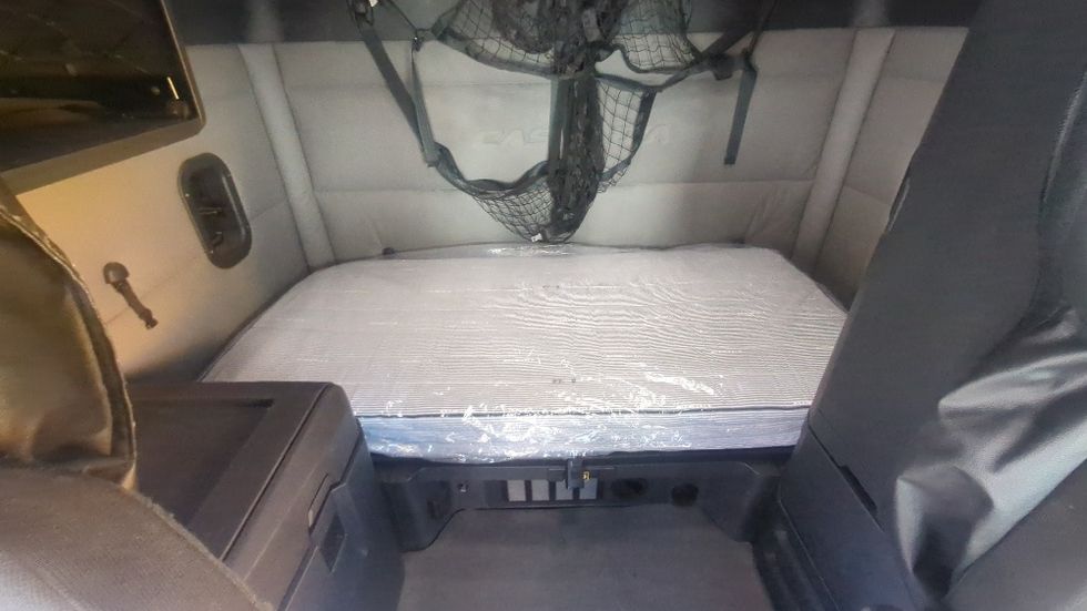 Sleeper Tractor-Heavy Duty Tractors-Freightliner-2020-T12664ST-Suwanee-GA-697,220\n\t\tmiles-$ 50,250 - Image 15