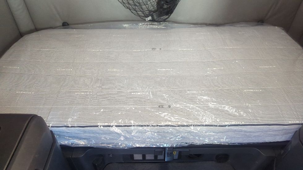 Sleeper Tractor-Heavy Duty Tractors-Freightliner-2020-T12664ST-Suwanee-GA-697,220\n\t\tmiles-$ 50,250 - Image 16